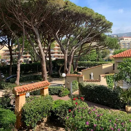 Hotel Beau Rivage 3*