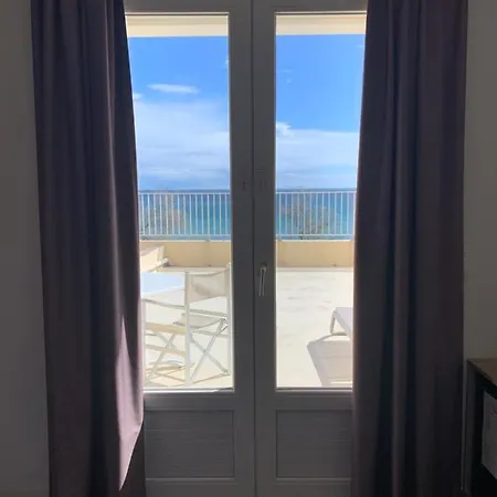Beau Rivage Szálloda 3*